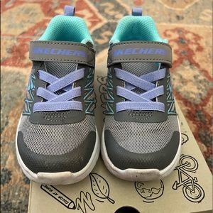 Girls (toddler) tennis shoes